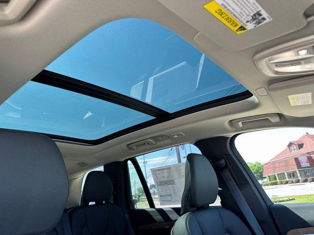 new 2025 Volvo XC90 car, priced at $65,595