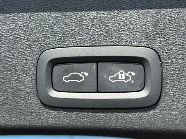 used 2022 Volvo XC40 Recharge Pure Electric car, priced at $31,345