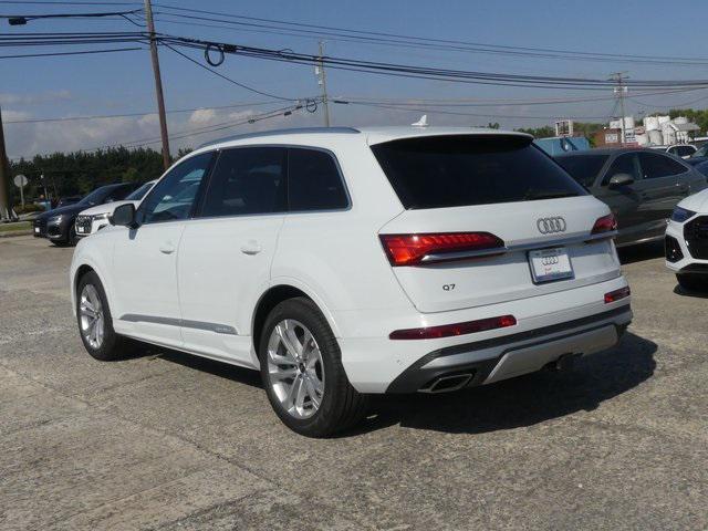 new 2025 Audi Q7 car, priced at $77,655