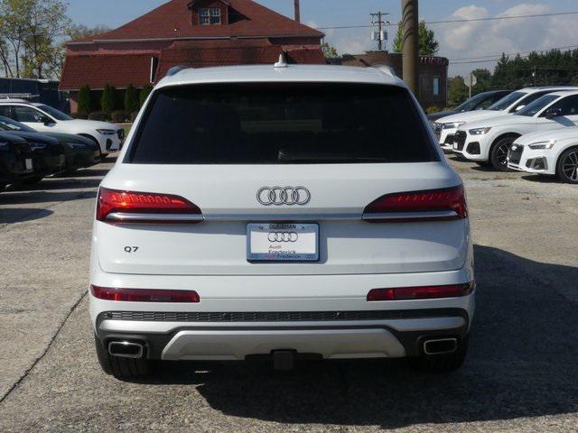 new 2025 Audi Q7 car, priced at $77,655