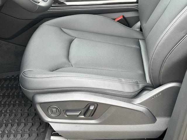 new 2026 Audi Q7 car, priced at $78,295