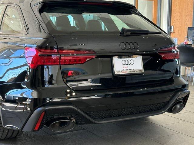 new 2025 Audi RS 6 Avant car, priced at $152,145