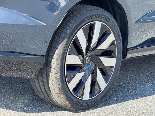 new 2025 Volvo EX90 car, priced at $82,940