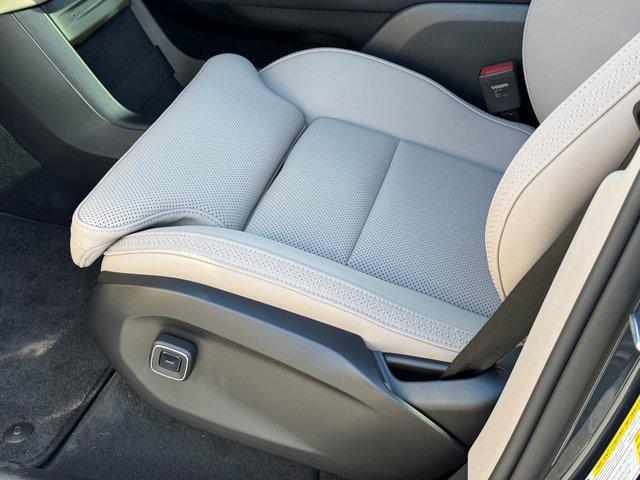 new 2025 Volvo EX90 car, priced at $82,940