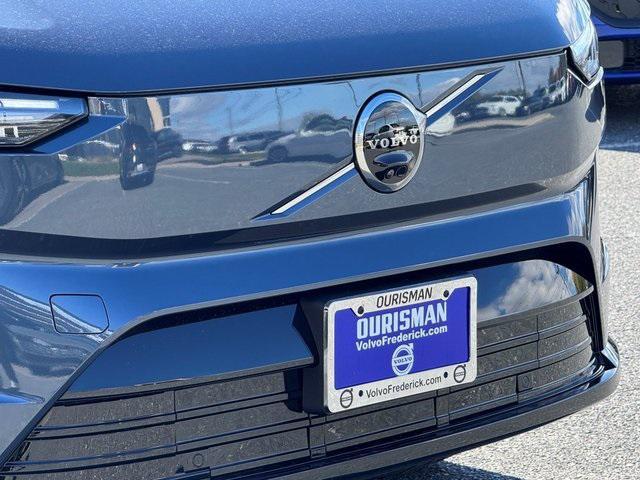 new 2025 Volvo EX90 car, priced at $82,940