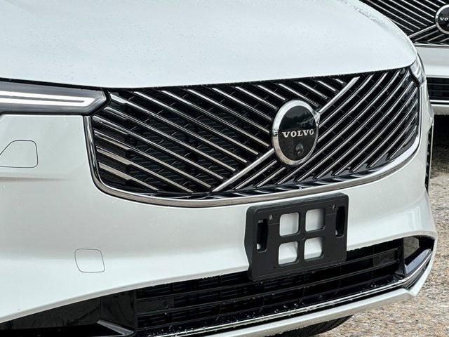 new 2025 Volvo XC90 car, priced at $69,155
