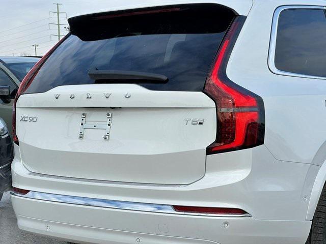 new 2025 Volvo XC90 Plug-In Hybrid car