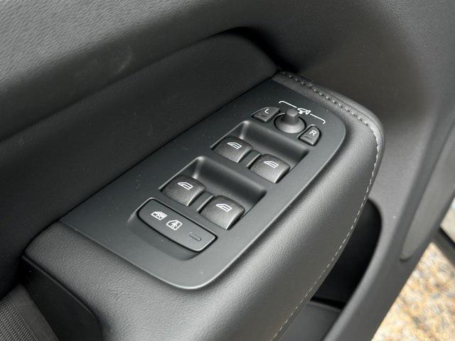 new 2025 Volvo XC60 Plug-In Hybrid car, priced at $66,260