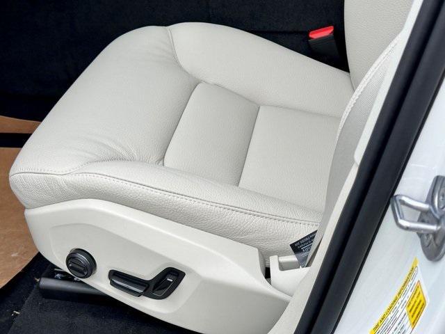 new 2025 Volvo XC60 Plug-In Hybrid car, priced at $66,260