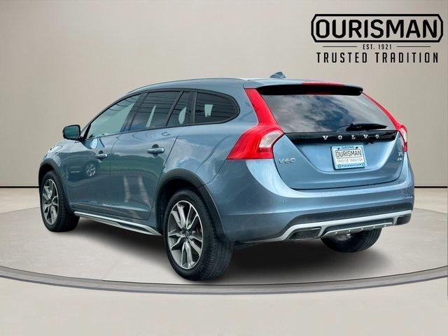 used 2018 Volvo V60 Cross Country car, priced at $12,644