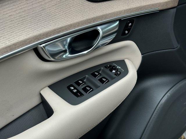 new 2025 Volvo XC90 car