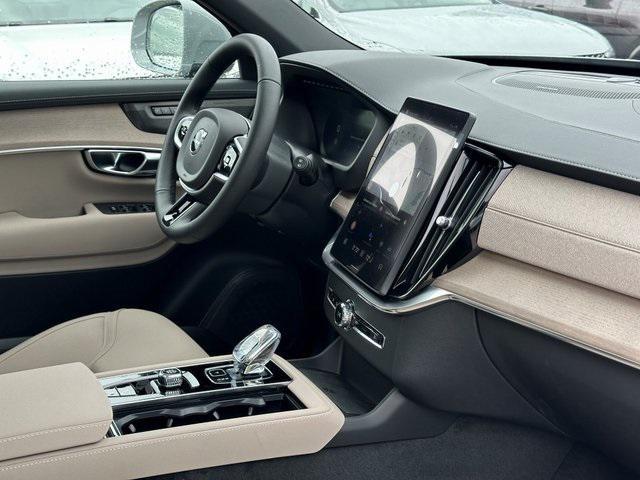 new 2025 Volvo XC90 car