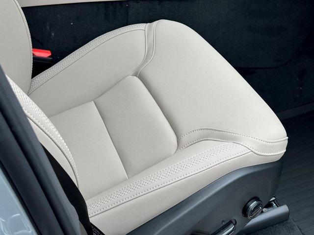 new 2025 Volvo XC90 car