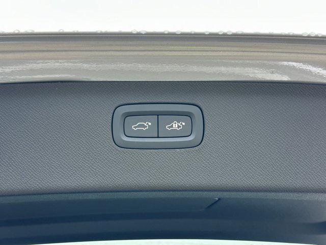 new 2025 Volvo XC90 car