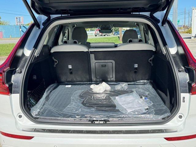 new 2026 Volvo XC60 car, priced at $63,935