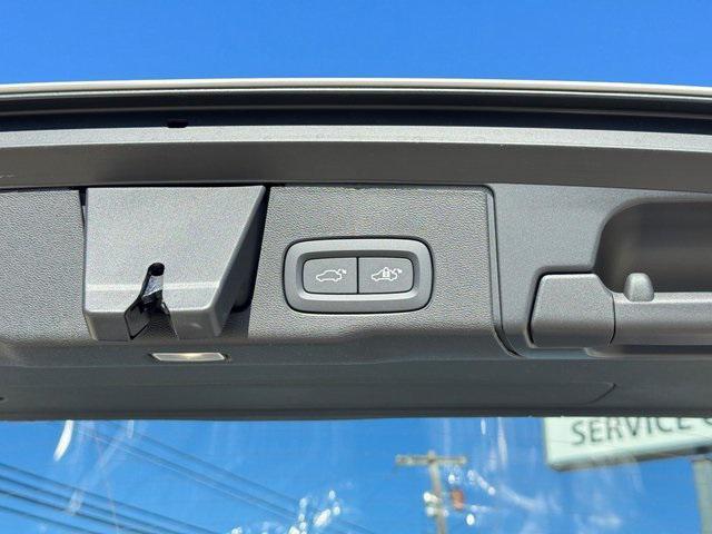 new 2026 Volvo XC60 car, priced at $63,935