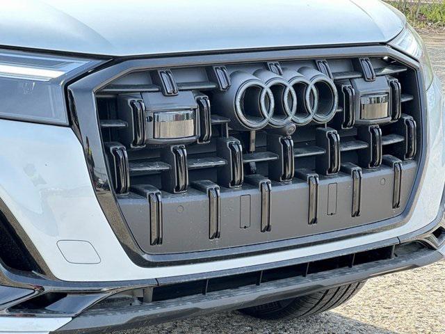 new 2025 Audi Q7 car, priced at $72,450