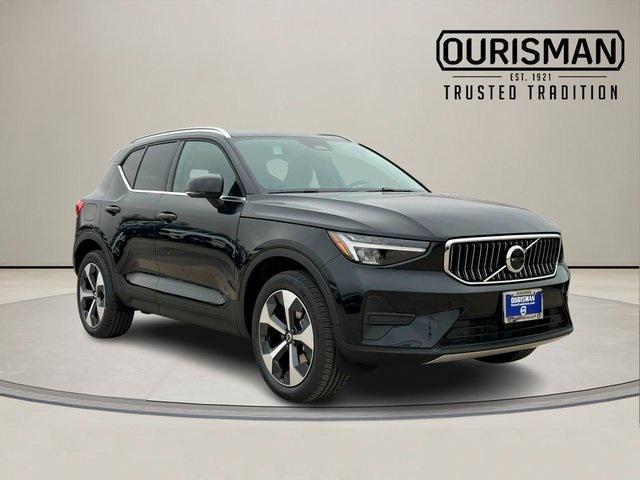 new 2025 Volvo XC40 car, priced at $46,015