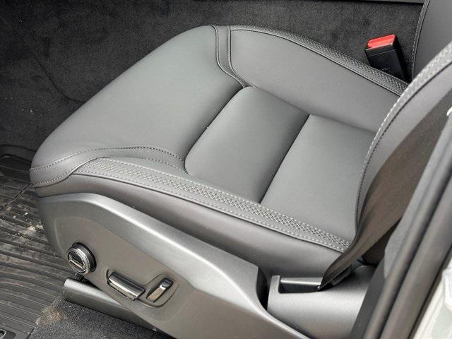 new 2025 Volvo XC90 car, priced at $69,155