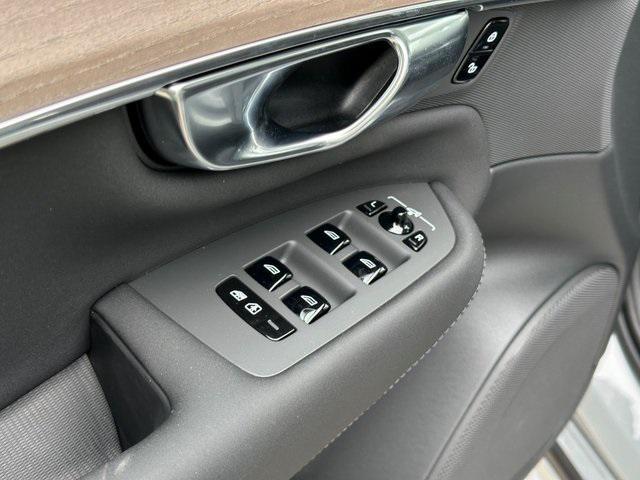 new 2025 Volvo XC90 car, priced at $69,155