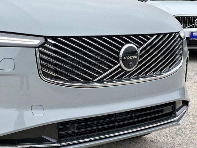 new 2025 Volvo XC90 car, priced at $69,155