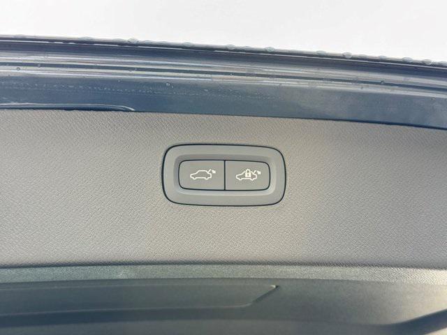 new 2026 Volvo XC90 car, priced at $76,075