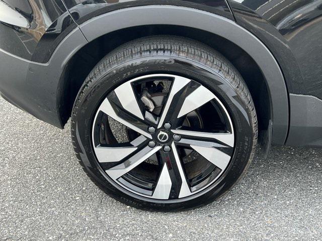 used 2024 Volvo XC40 car, priced at $34,497