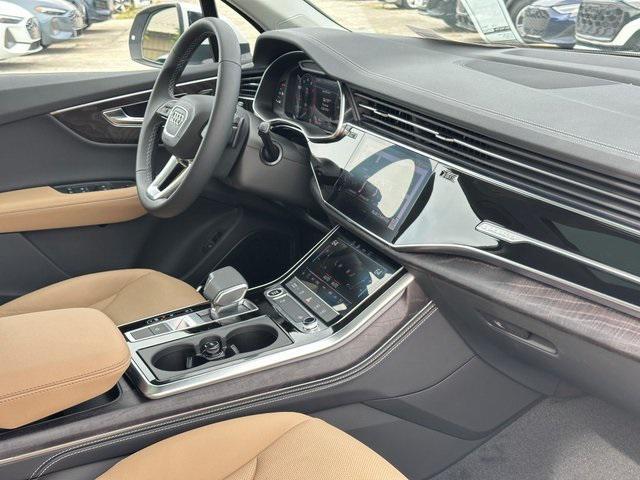 new 2025 Audi Q7 car, priced at $77,090