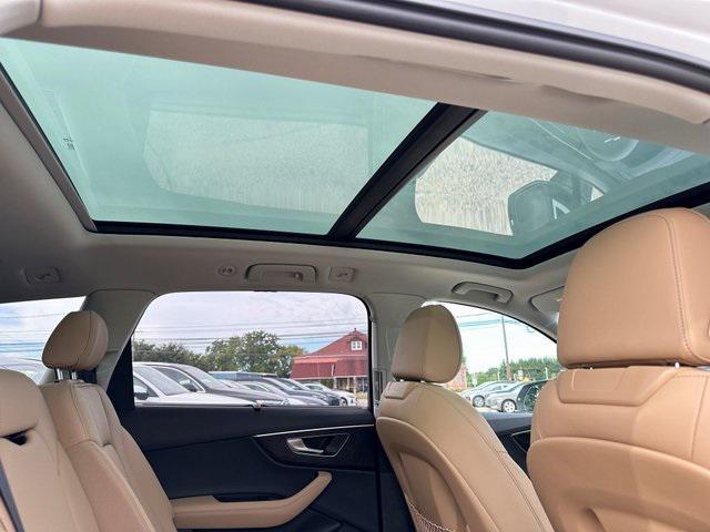 new 2025 Audi Q7 car, priced at $77,090