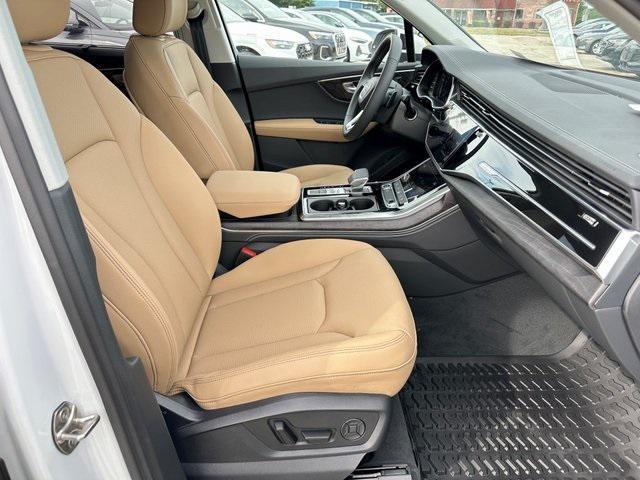 new 2025 Audi Q7 car, priced at $77,090