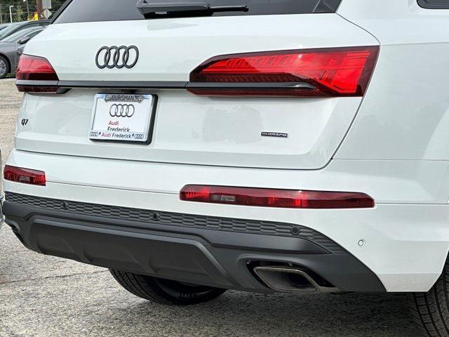 new 2025 Audi Q7 car, priced at $77,090
