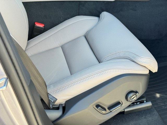 new 2026 Volvo XC90 car, priced at $75,575