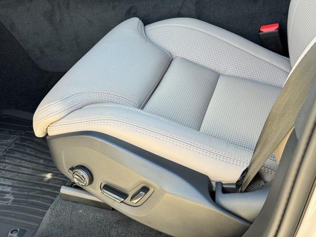 new 2026 Volvo XC90 car, priced at $75,575
