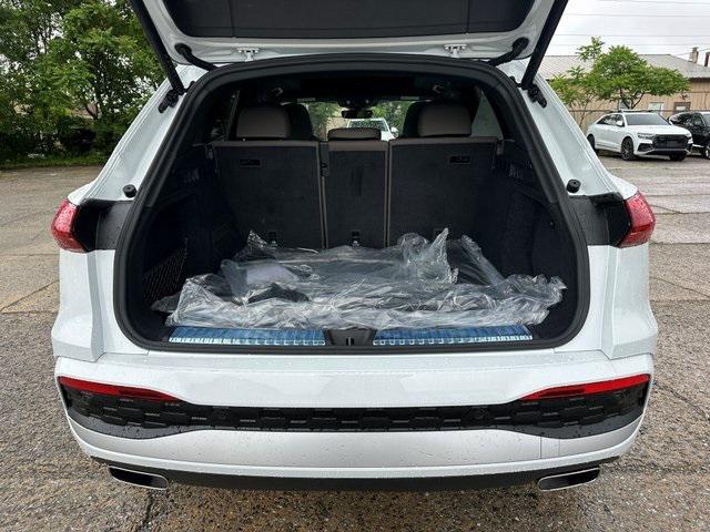 new 2025 Audi Q5 car, priced at $61,300