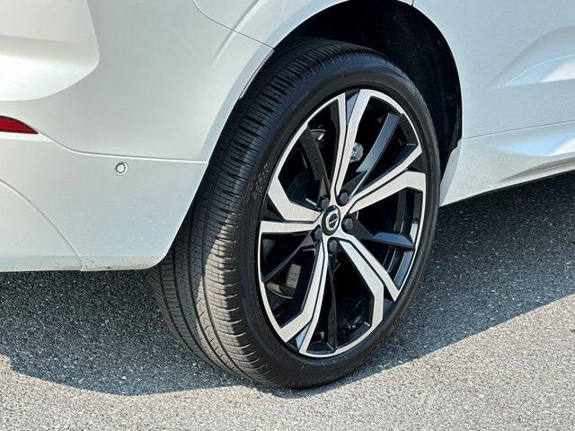 new 2025 Volvo XC60 Plug-In Hybrid car, priced at $62,999