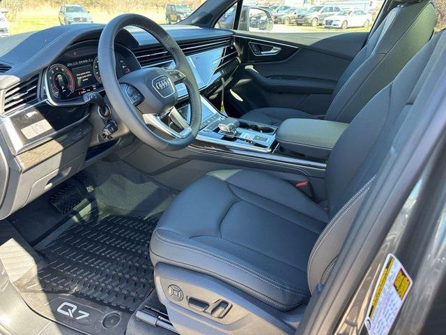 new 2025 Audi Q7 car, priced at $76,470