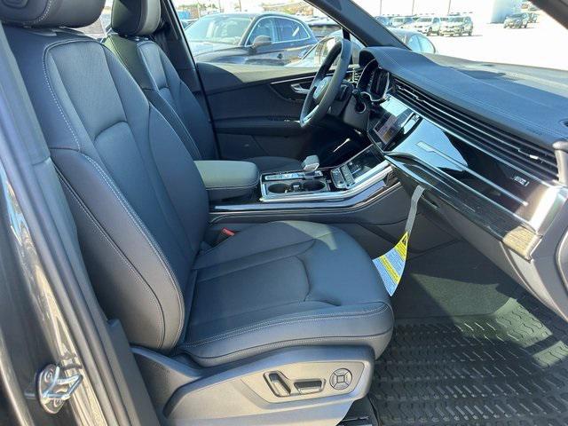 new 2025 Audi Q7 car, priced at $76,470