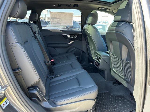new 2025 Audi Q7 car, priced at $76,470
