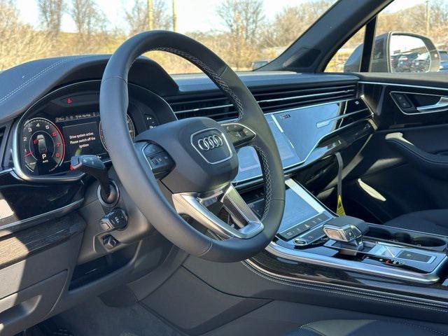 new 2025 Audi Q7 car, priced at $76,470