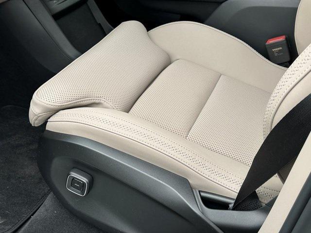 new 2025 Volvo EX90 car, priced at $90,190