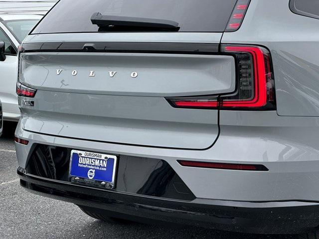new 2025 Volvo EX90 car, priced at $90,190
