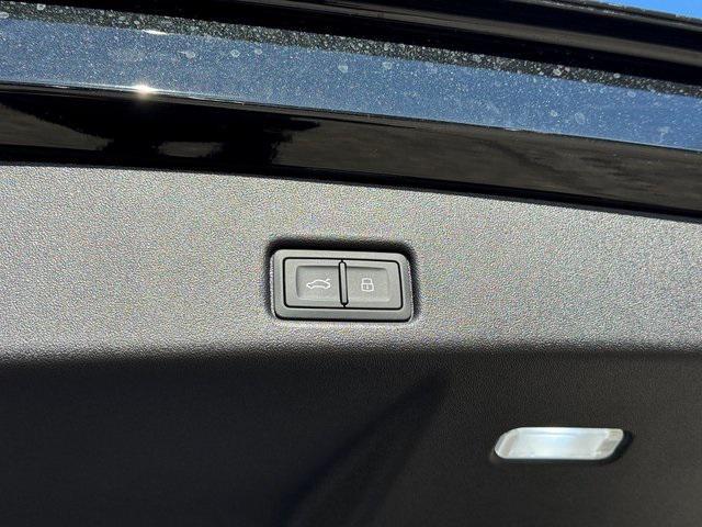 new 2025 Audi Q5 car, priced at $53,047