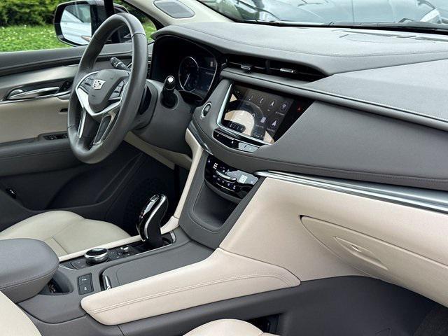 used 2021 Cadillac XT5 car, priced at $32,075