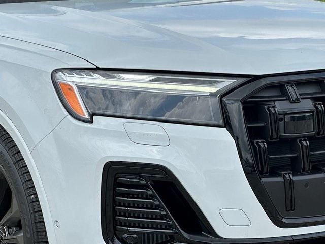 new 2025 Audi Q7 car, priced at $72,925