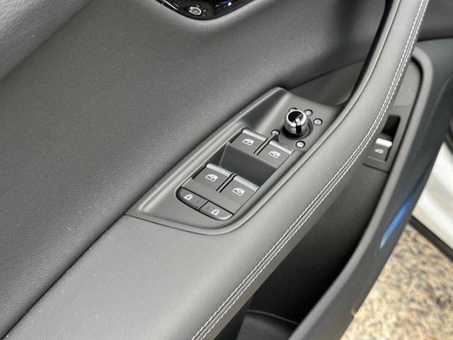 new 2025 Audi Q7 car, priced at $72,925