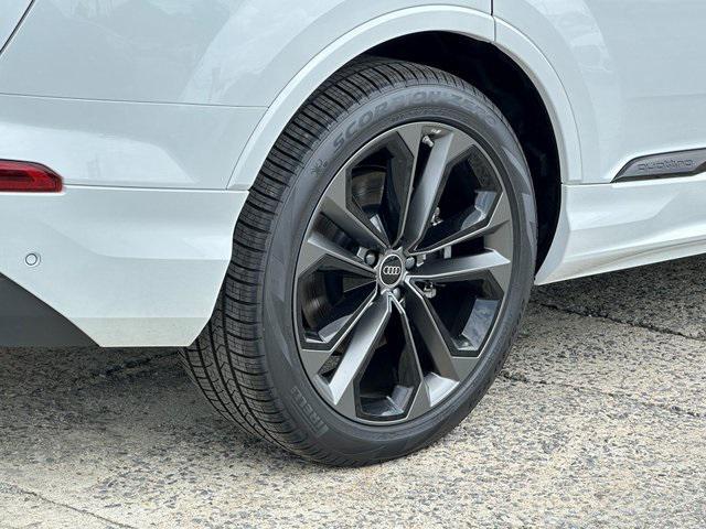new 2025 Audi Q7 car, priced at $72,925