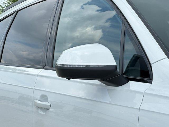new 2025 Audi Q7 car, priced at $72,925
