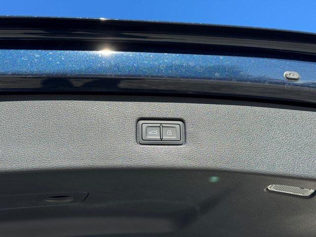 new 2026 Audi Q7 car, priced at $73,140