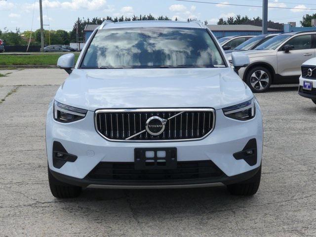 new 2025 Volvo XC40 car, priced at $48,100