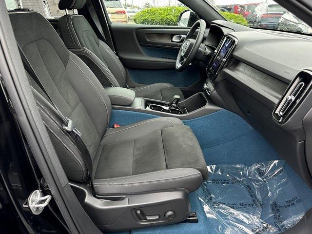 used 2022 Volvo C40 Recharge Pure Electric car, priced at $32,332